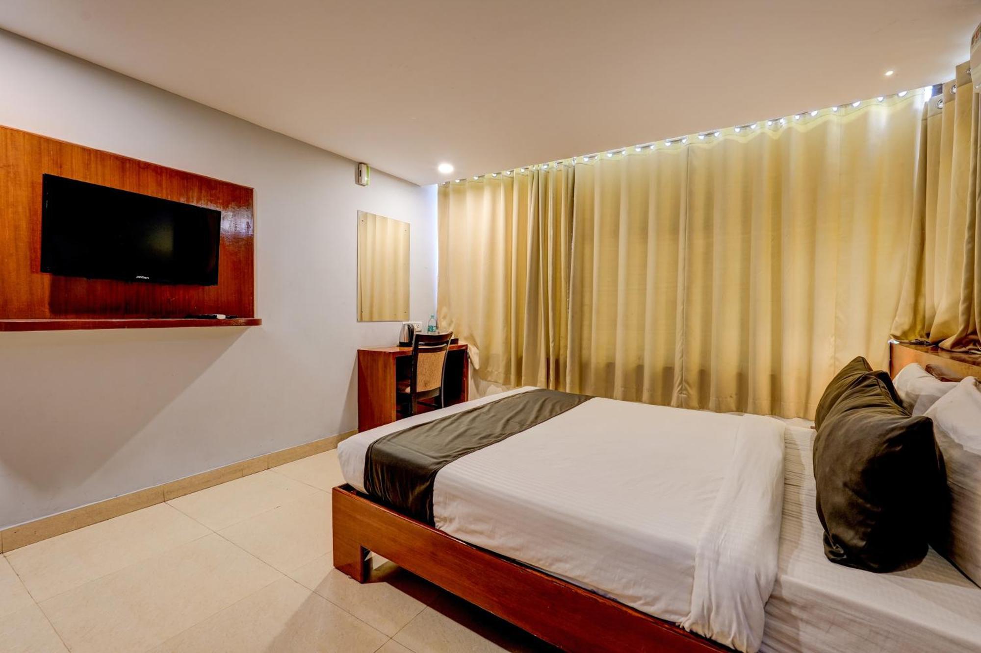 Hotel O V3R Residency Бангалор Екстериор снимка