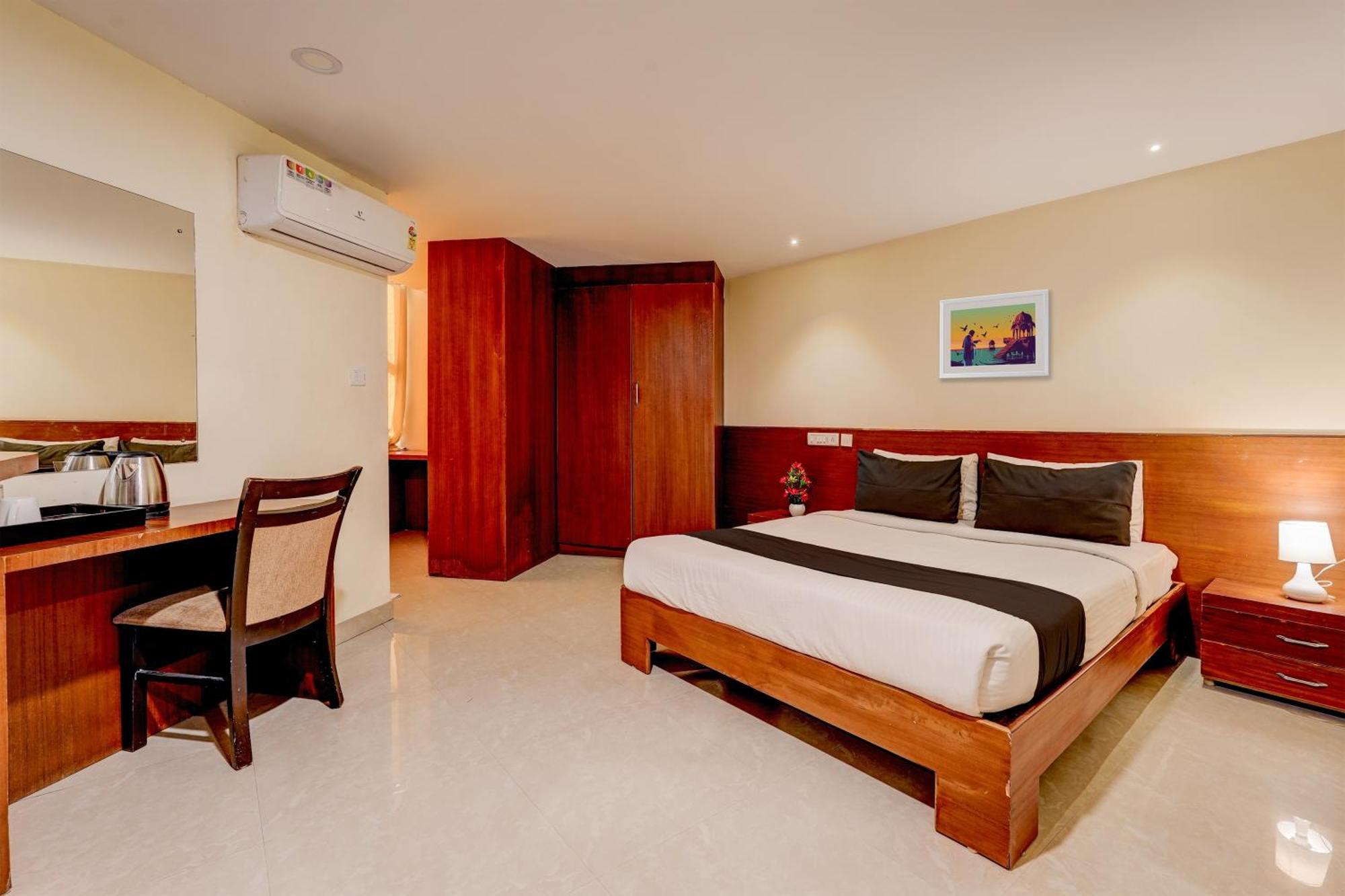 Hotel O V3R Residency Бангалор Екстериор снимка