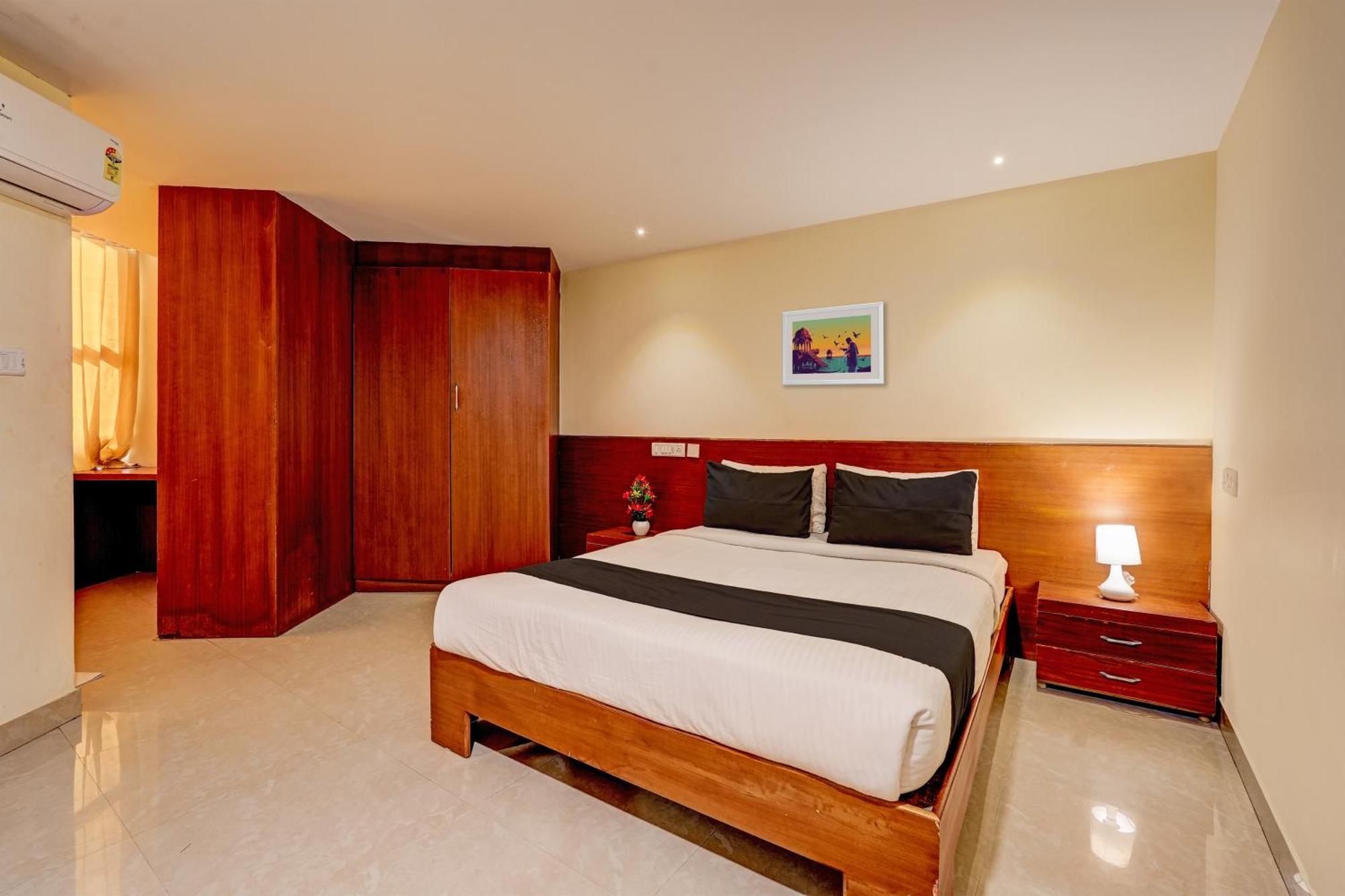 Hotel O V3R Residency Бангалор Екстериор снимка